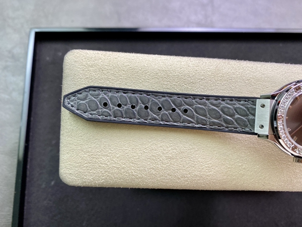 ウブロコピー時計着用イメージ